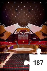 Jigsaw puzzle - Christchurch town hall and pipe organ