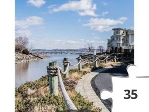 Jigsaw puzzle - Is there a fountain nearby?