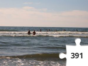 Jigsaw puzzle - A cold day at the beach