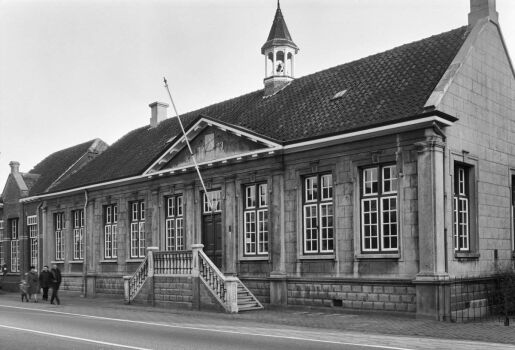 Solve Buurtschap Rijsbergen jigsaw puzzle online with 96 pieces