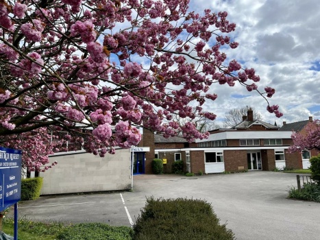 Solve StPauls Rugeley jigsaw puzzle online with 88 pieces